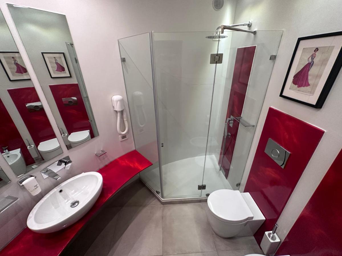 New! Bellissimo Palazzofranchi Pantheon Apartment Rome Bagian luar foto