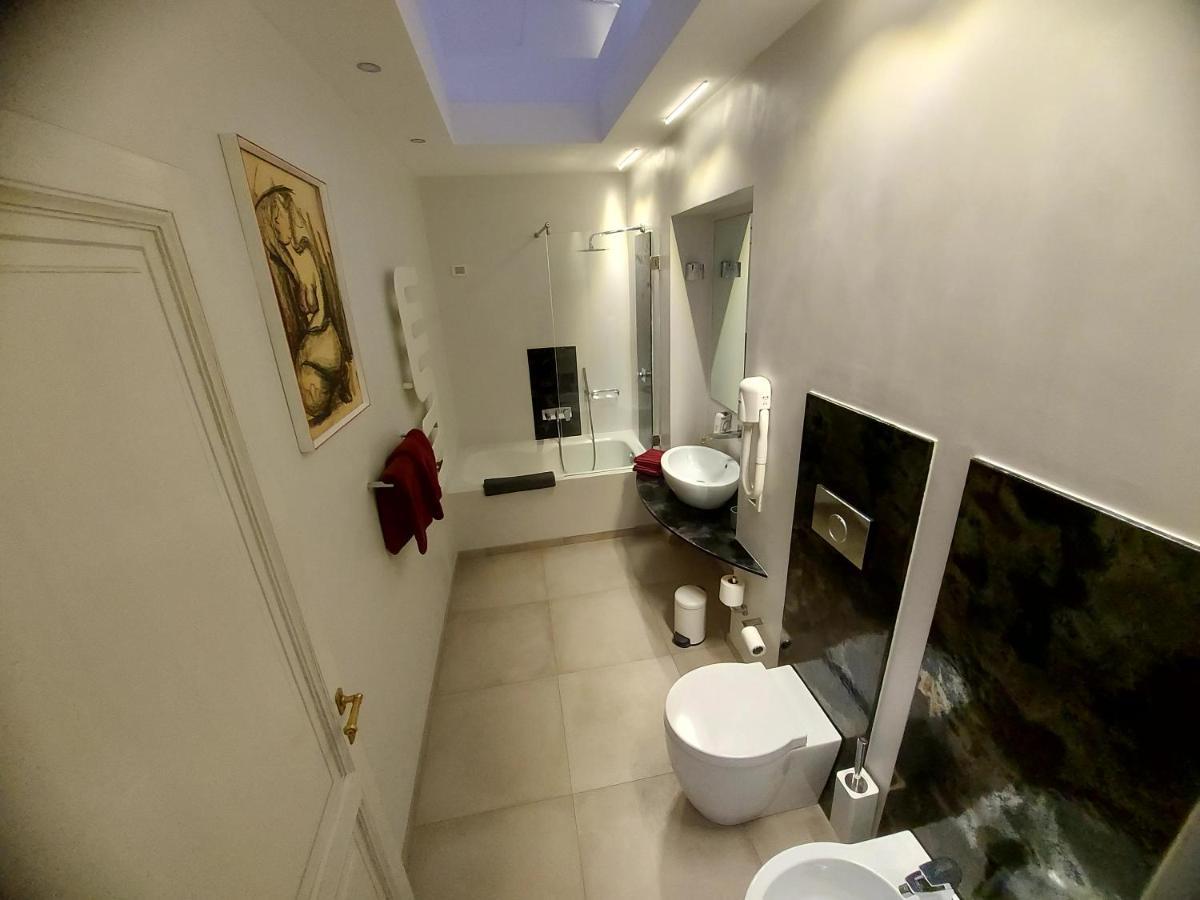 New! Bellissimo Palazzofranchi Pantheon Apartment Rome Bagian luar foto