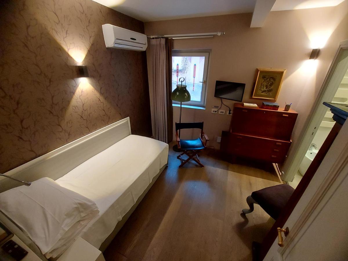 New! Bellissimo Palazzofranchi Pantheon Apartment Rome Bagian luar foto